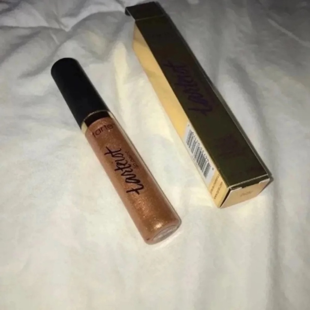 Tarte lip gloss (needs to go ASAP send offers)